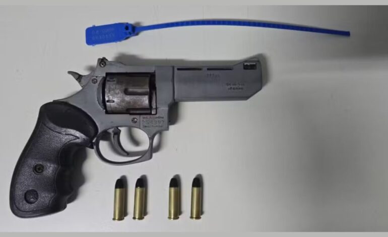 Homem é preso após tentar matar cliente por recusa de aperto de mão em bar de Presidente Prudente