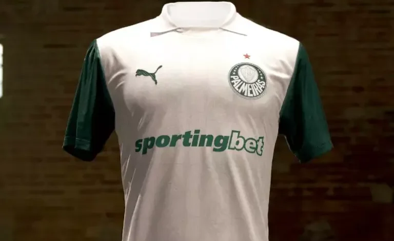 Palmeiras apresenta as novas camisas para a temporada 2025