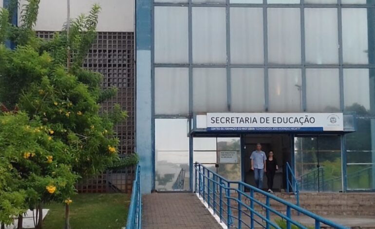 Em reunião na Câmara, secretário de Educação fala de problemas encontrados ao assumir pasta