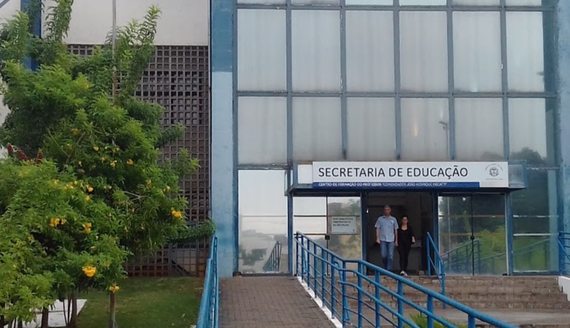 Em reunião na Câmara, secretário de Educação fala de problemas encontrados ao assumir pasta