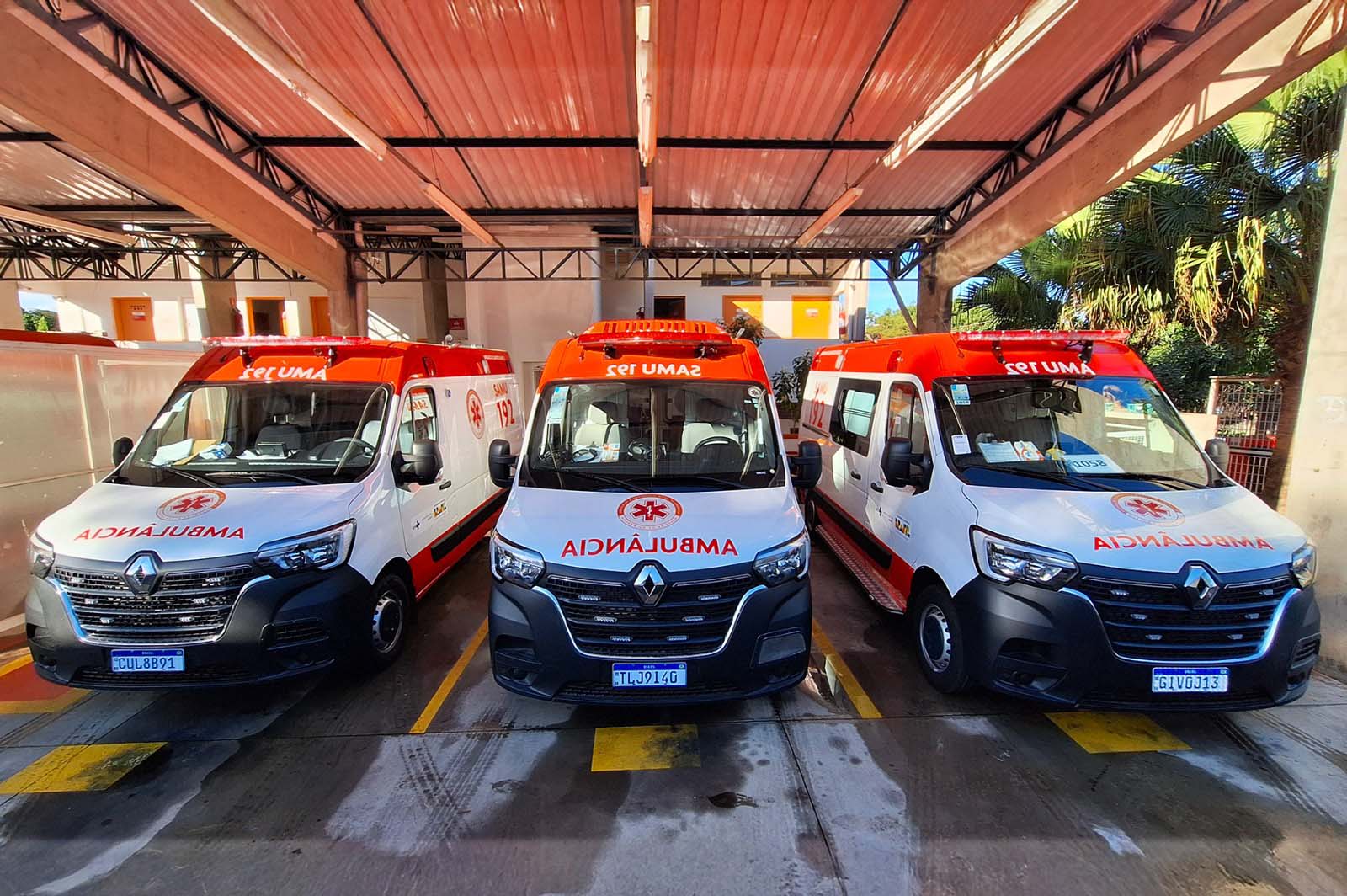 Prefeitura entrega três novas ambulâncias para o Samu em Limeira