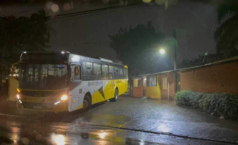 Acordo encerra greve dos trabalhadores do transporte de Limeira nesta madrugada (3)