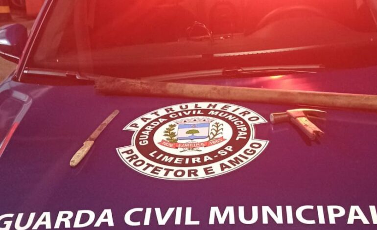 Jovem de 18 anos invade casa do ex-namorado com faca e leva paulada na cabeça