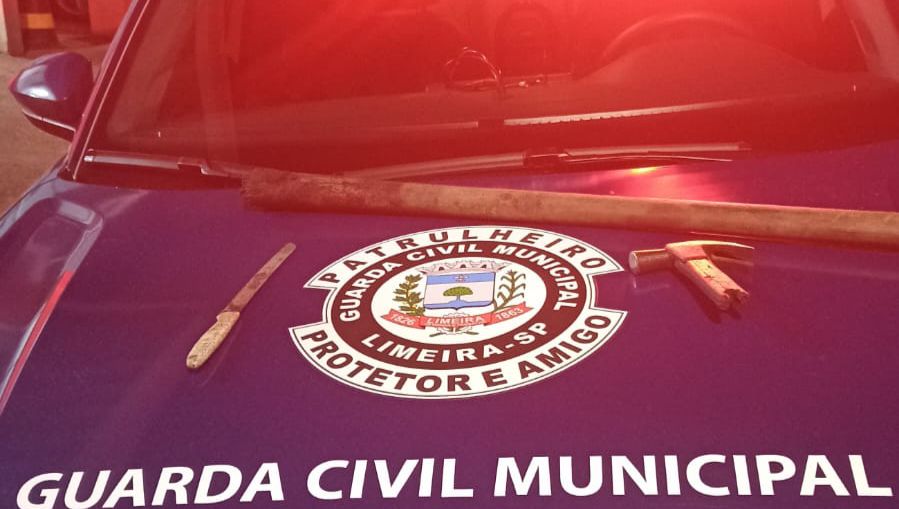 Jovem de 18 anos invade casa do ex-namorado com faca e leva paulada na cabeça
