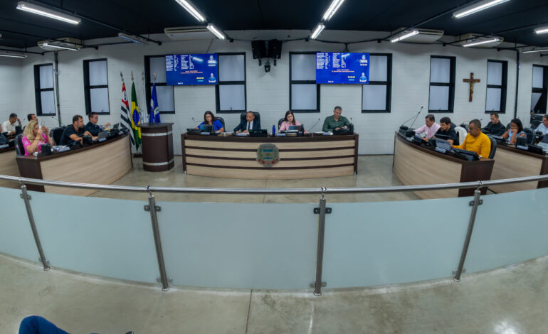 Câmara aprova seis projetos em sessão ordinária, 12 requerimentos também são discutidos