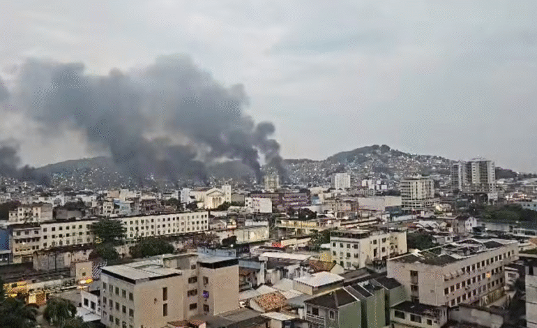 Operação no Rio contra facções criminosas registra 64 mortes