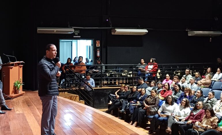 Evento em Limeira debate políticas públicas para autistas e reúne 63 municípios