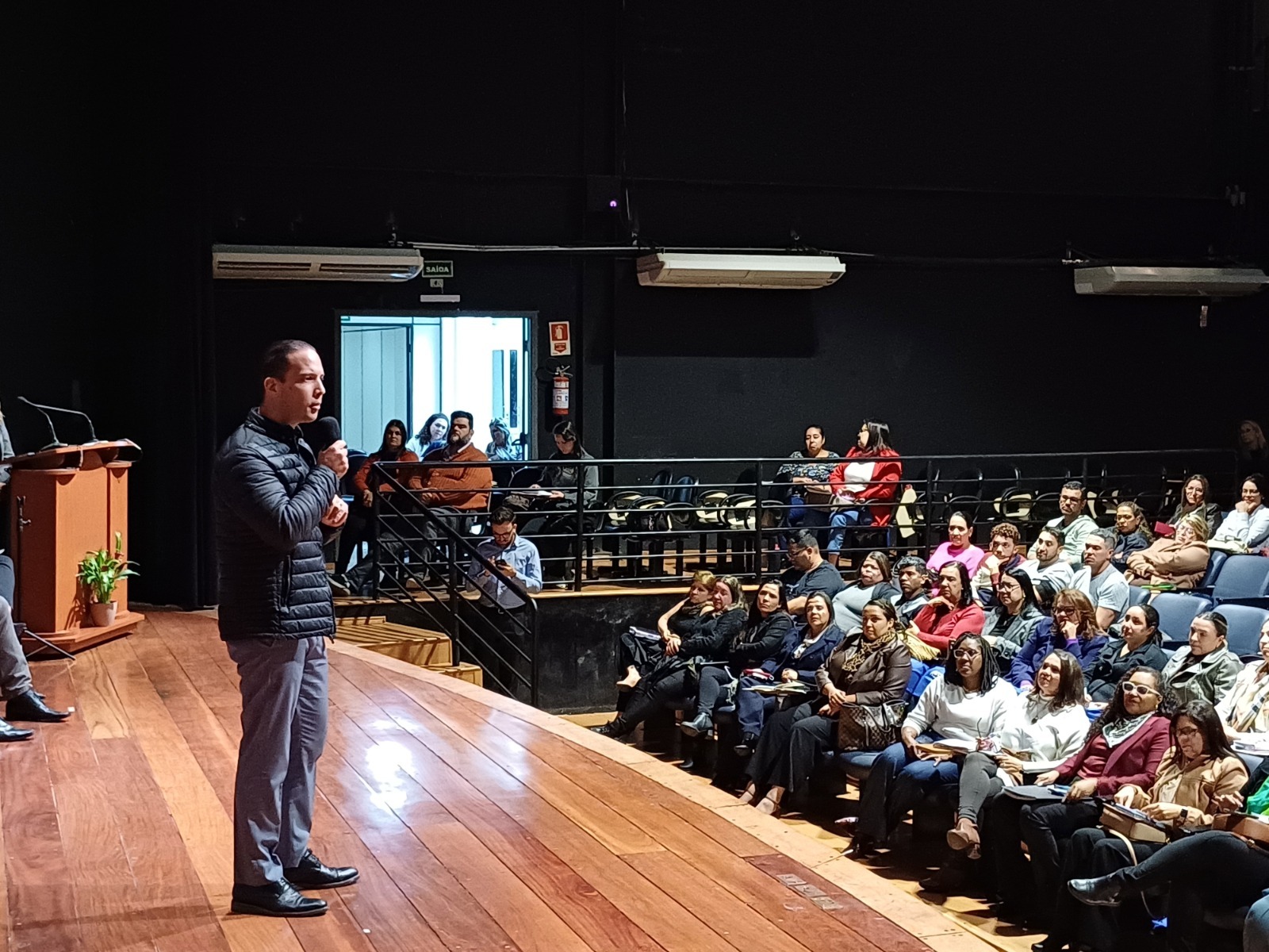 Evento em Limeira debate políticas públicas para autistas e reúne 63 municípios