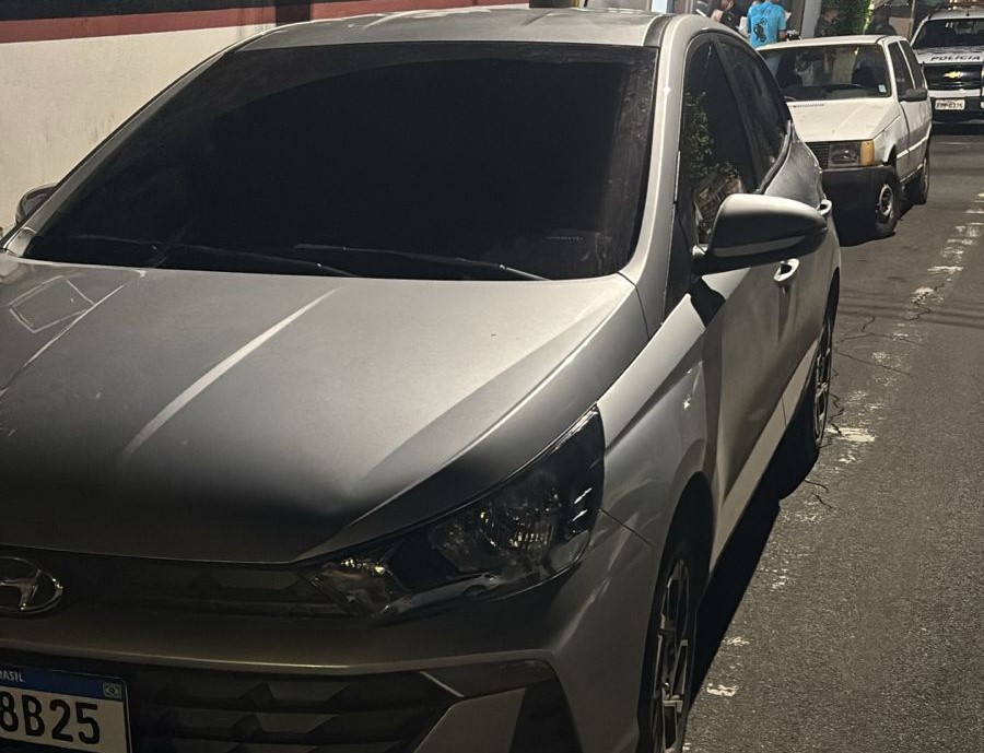 Homem é preso com carro furtado e com sinais adulterados em Limeira