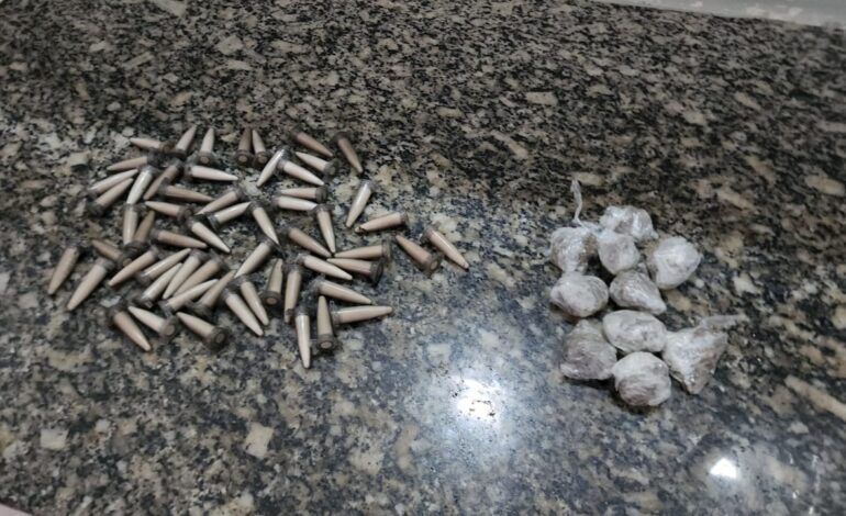 Adolescente é apreendido por tráfico de drogas após tentar fugir sobre o capô de um carro em Limeira