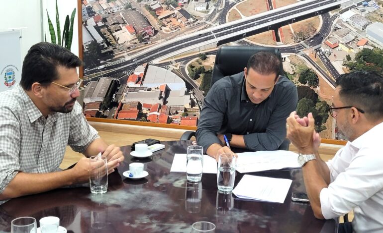 Prefeito de Limeira recebe secretário Rafael Benini para acompanhar obras da escola do Lagoa Nova