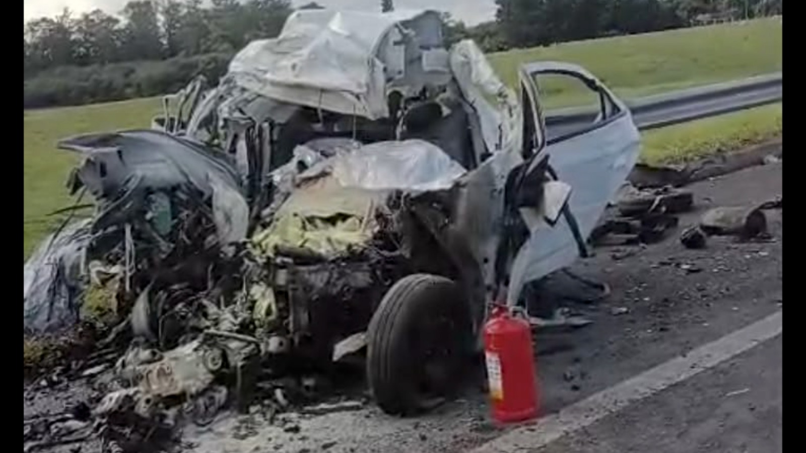 Motorista de 25 anos morre em acidente com caminhões na Rodovia Cornélio Pires