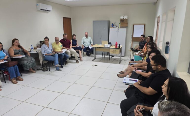 Secretaria de Educação realiza reunião de planejamento para ano letivo de 2026 em Iracemápolis