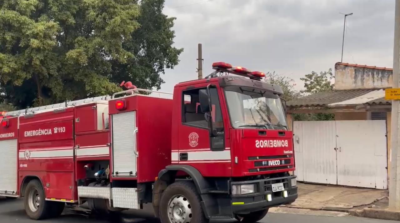 Fogo atinge motel às margens da Anhanguera após incidente com caminhão em Limeira