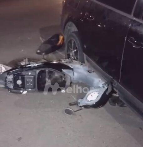 Motociclista fica ferida em acidente com carro no Parque Nossa Senhora das Dores
