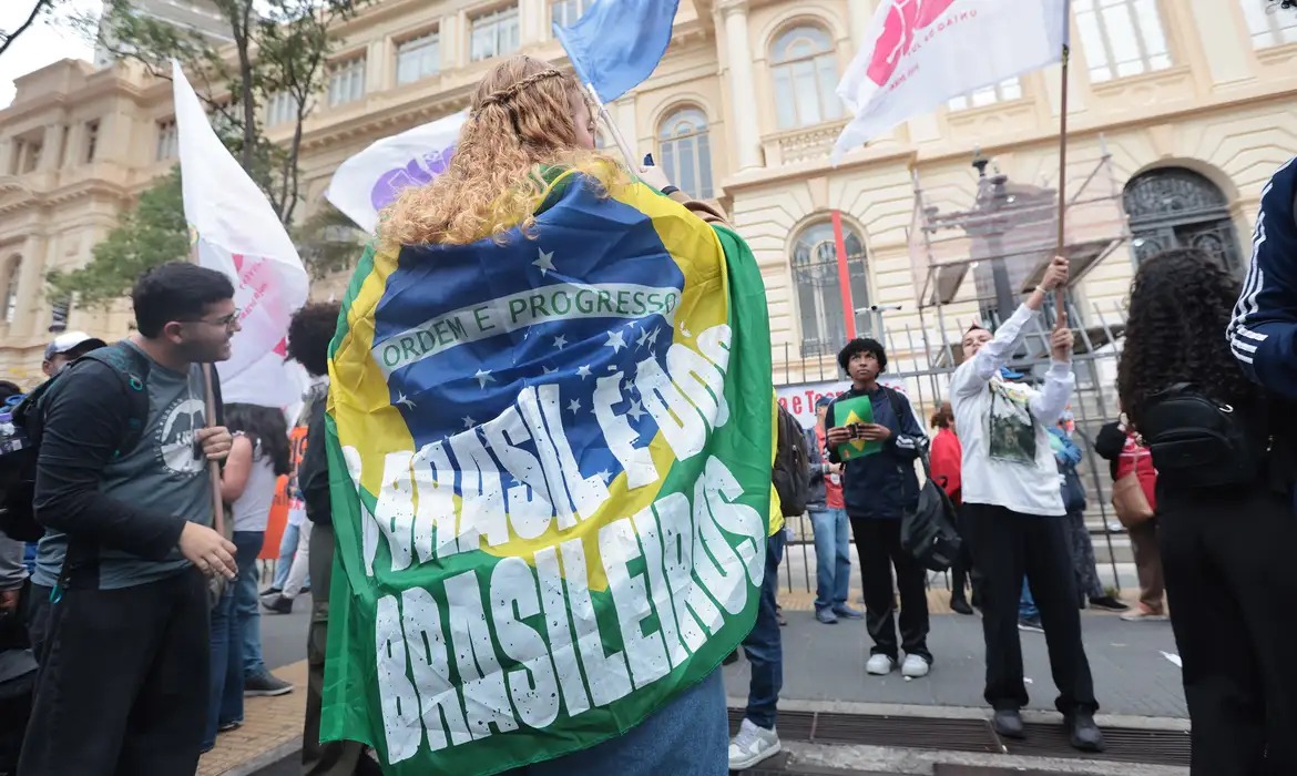 SP tem atos contra e a favor da anistia de Bolsonaro
