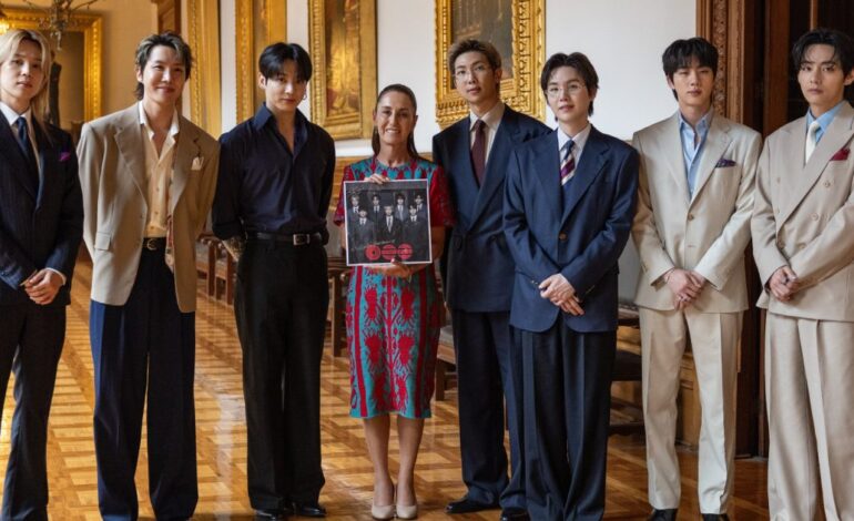 BTS reúne multidão histórica no Zócalo após encontro com Claudia Sheinbaum