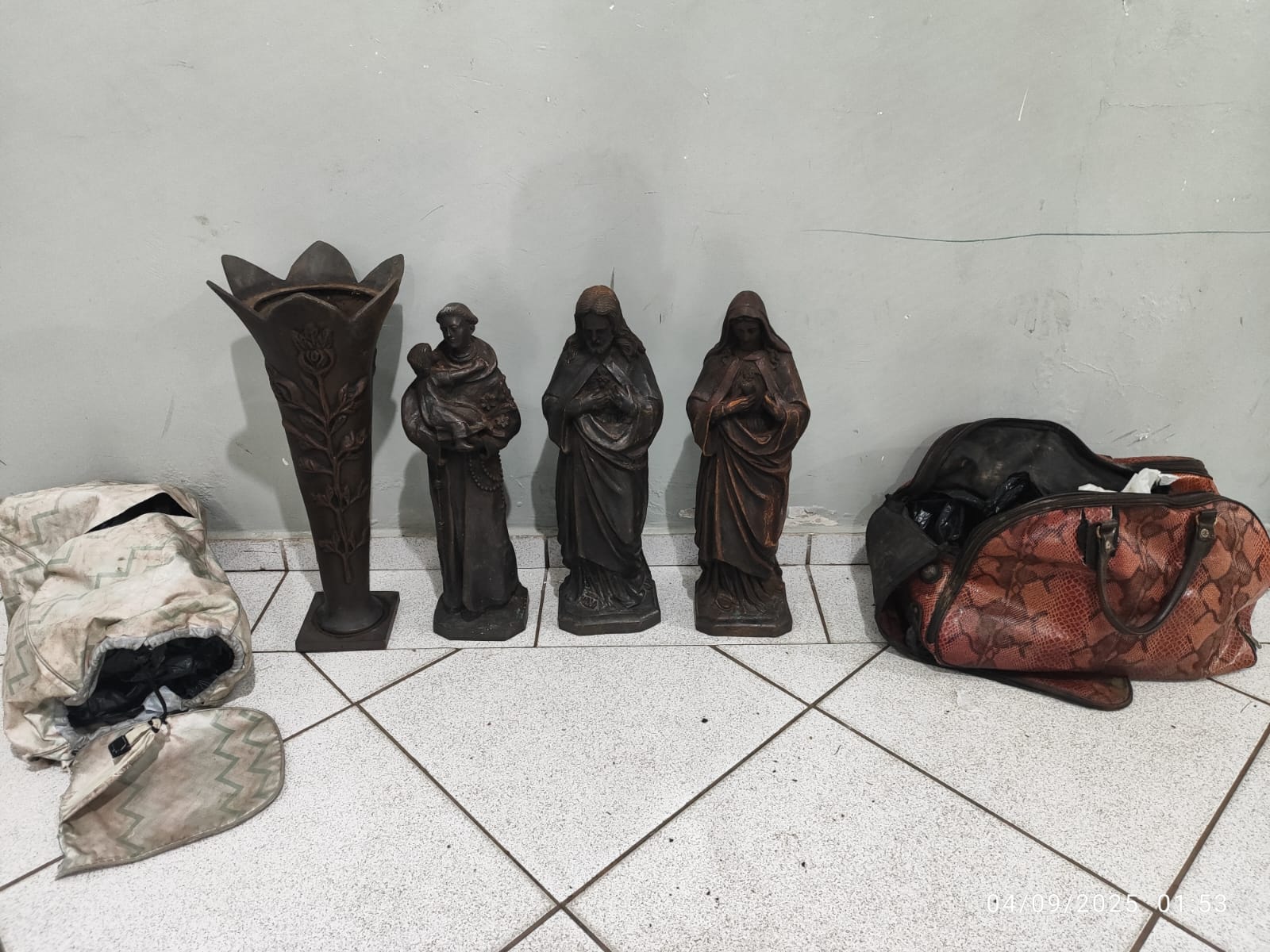 GCM reforça patrulhamento em cemitérios e detém homens por furto de vasos de bronze