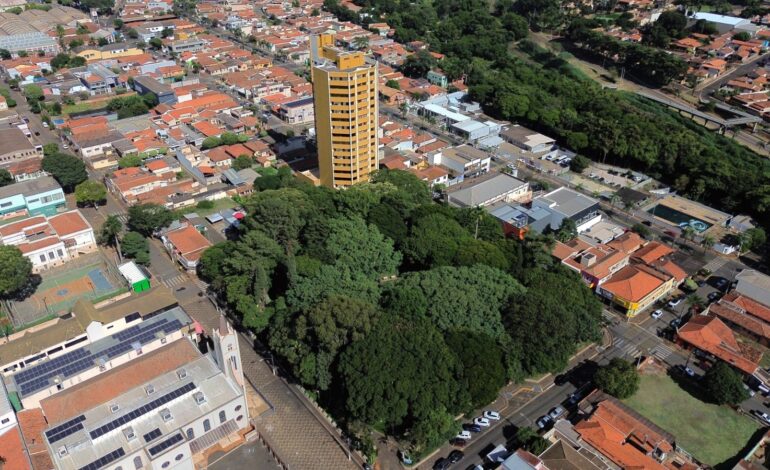 Festival de Verão movimenta Praça Central com shows e gastronomia em Cordeirópolis