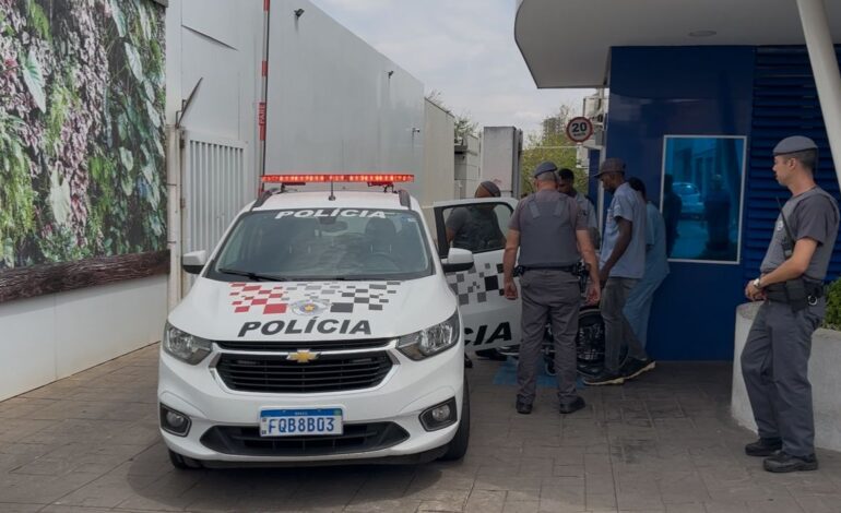 Idoso invade administração do Hospital Hapvida em Limeira com simulacro de arma após problemas em atendimento