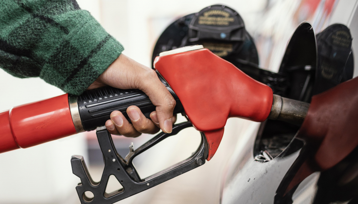 Governo de SP sanciona lei que permite instalação de carregadores de carros elétricos em condomínios