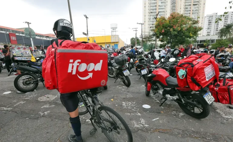 Anvisa libera venda de medicamentos por plataformas como iFood e Rapp