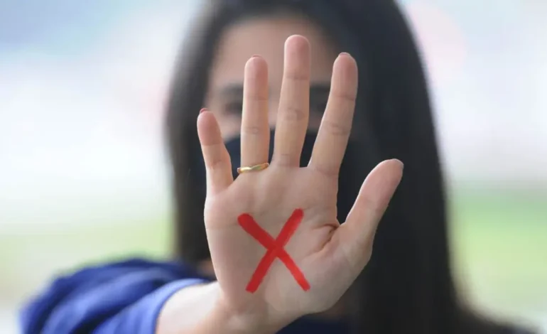 Mulheres restringem rotina por medo da violência, aponta pesquisa