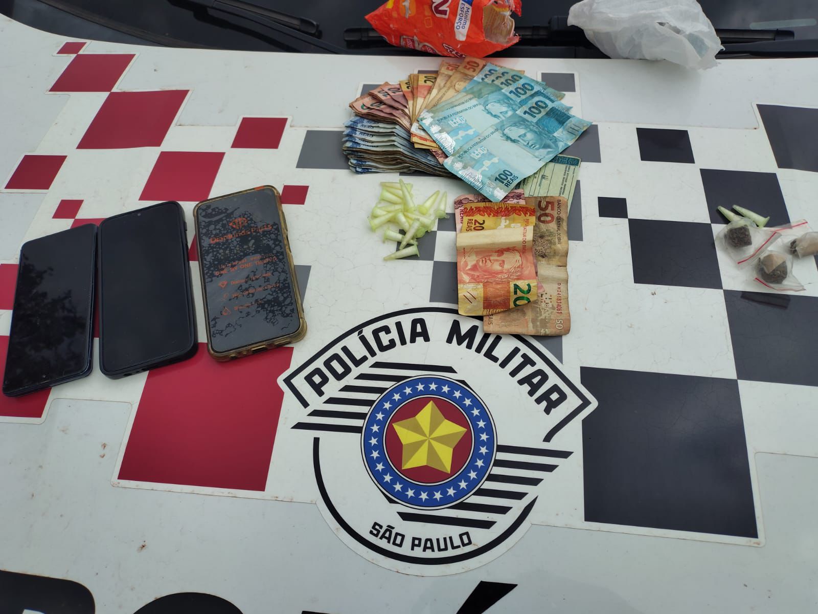 Mulher é presa por tráfico de drogas em Iracemápolis durante operação da PM